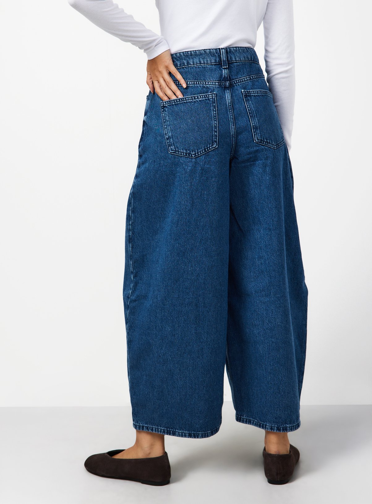Mid Denim Pleated Barrel Jeans 14 - Image 4 thumbnail